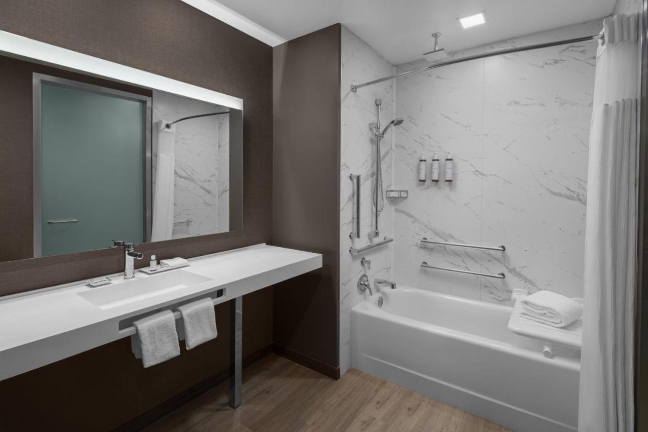 Ac Hotel By Marriott Charlotte Ballantyne Zewnętrze zdjęcie